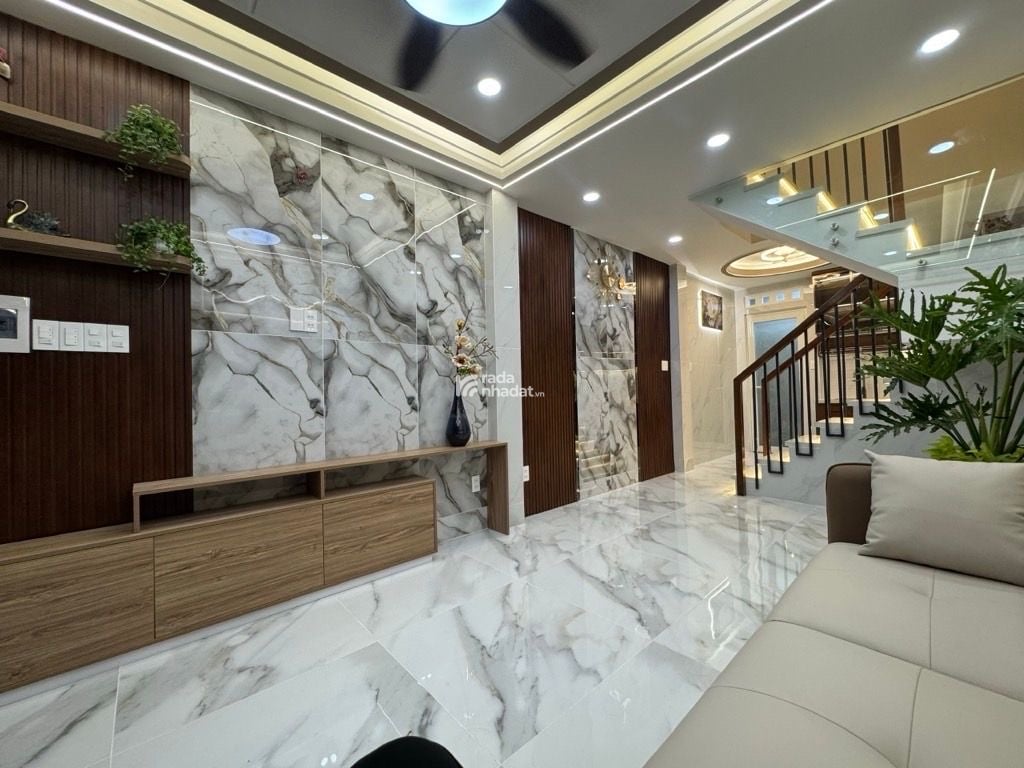 Siêu phẩm quận 5 Nhà 3 tầng trệt 2 lầu gồm 4PN3WC Nhà mới xách valy vào ở ngay