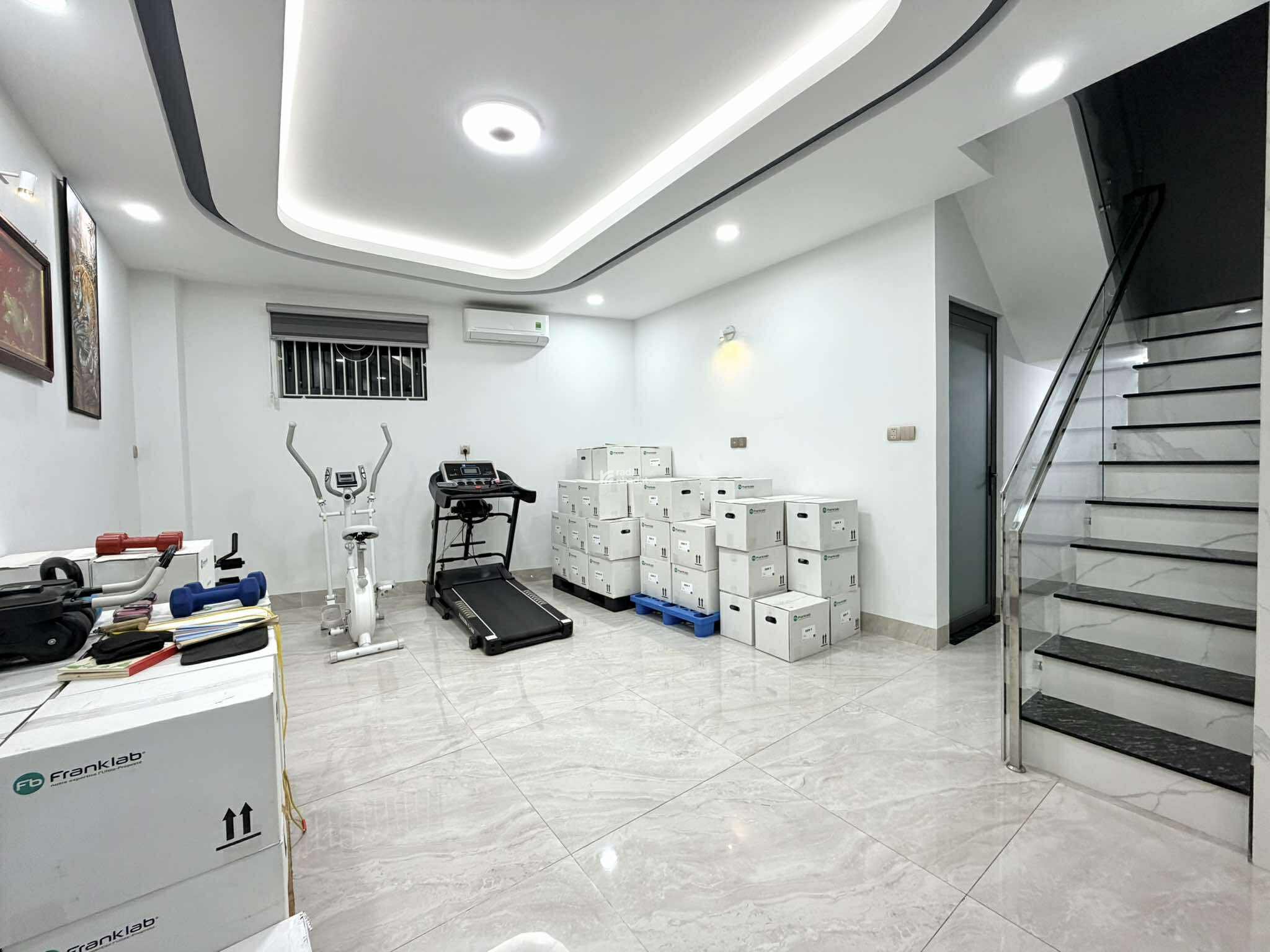 TOÀ NHÀ 8 TẦNG THANG MÁY - LÔ GÓC 3 MẶT THOÁNG - 13 PHÒNG HẺM NHỰA 6M - 24 TỶ