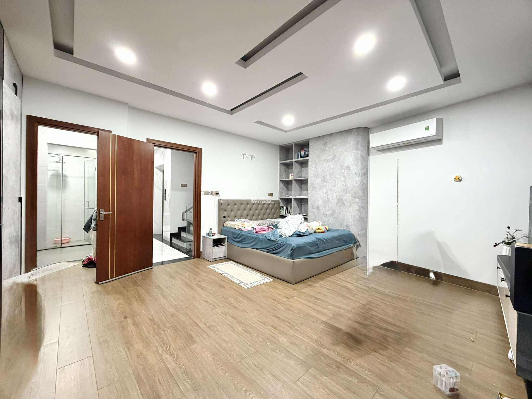 TOÀ NHÀ 8 TẦNG THANG MÁY - LÔ GÓC 3 MẶT THOÁNG - 13 PHÒNG HẺM NHỰA 6M - 24 TỶ