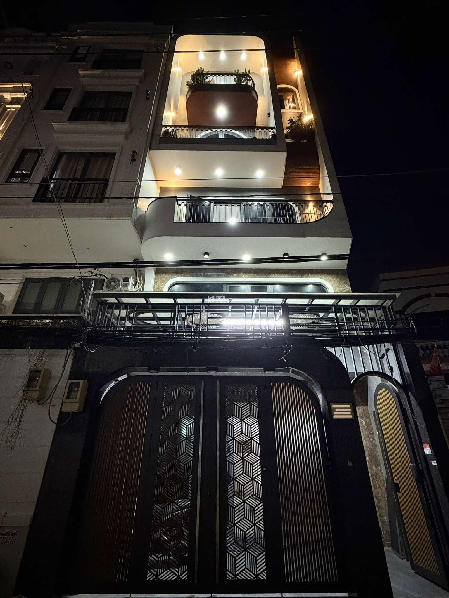 TOÀ NHÀ 8 TẦNG THANG MÁY - LÔ GÓC 3 MẶT THOÁNG - 13 PHÒNG HẺM NHỰA 6M - 24 TỶ