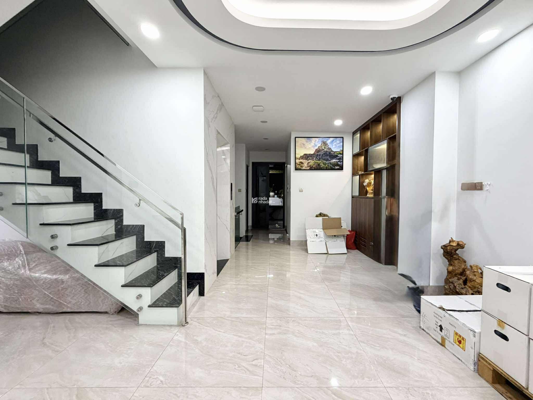 TOÀ NHÀ 8 TẦNG THANG MÁY - LÔ GÓC 3 MẶT THOÁNG - 13 PHÒNG HẺM NHỰA 6M - 24 TỶ