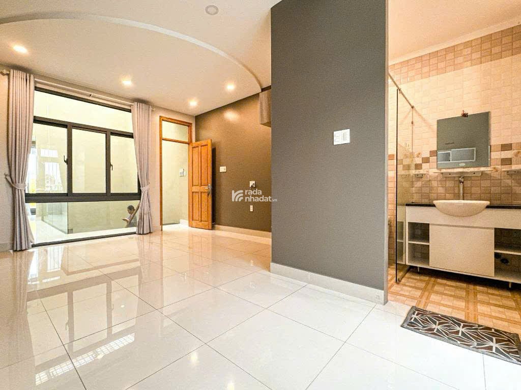 Bán gấp nhà 3 tầng Đông Hưng Thuận 05 Quận 12 Hxh thông 4.2x25m nở hậu tài lộc  Giá 6.8 tỷ