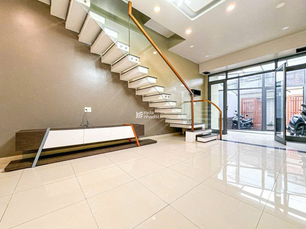 Bán gấp nhà 3 tầng Đông Hưng Thuận 05 Quận 12 Hxh thông 4.2x25m nở hậu tài lộc  Giá 6.8 tỷ