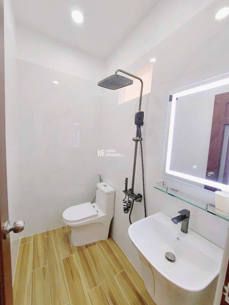 XE HƠI VÀO NHÀ - NHÀ LUNG LINH, 3PN GỒM 1PN TRỆT- SỔ VUÔNG - 45M2 - NHỈNH 5 TỶ