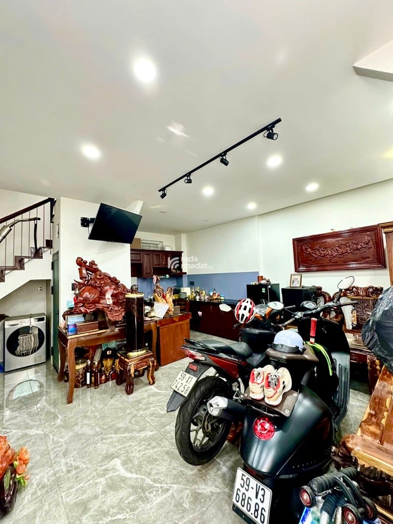 HẺM XE HƠI NHIÊU TỨ, PHÚ NHUẬN, 38M2 MỚI CÓ KC Ở NGAY. GIẢM 350TR CHỈ 6.39T TL 