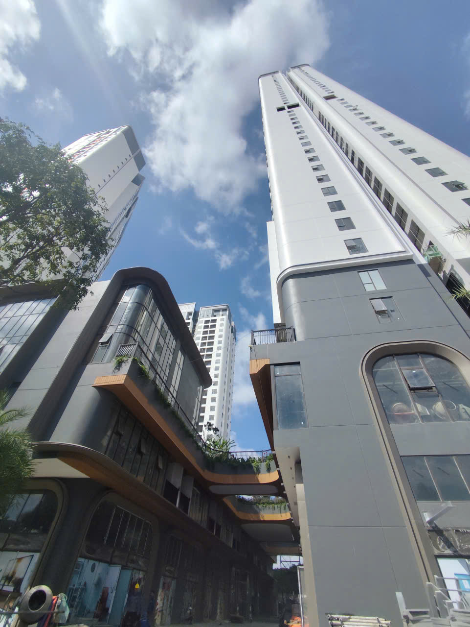 Bán căn 1PN 50m2 giá 2,75 tỷ full phí full nội thất CC Green Skyline