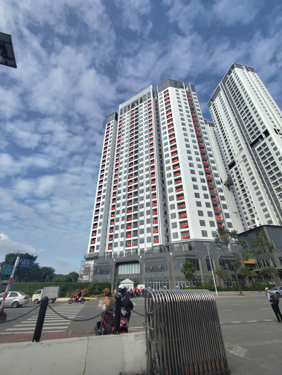 Bán căn 1PN 50m2 giá 2,75 tỷ full phí full nội thất CC Green Skyline