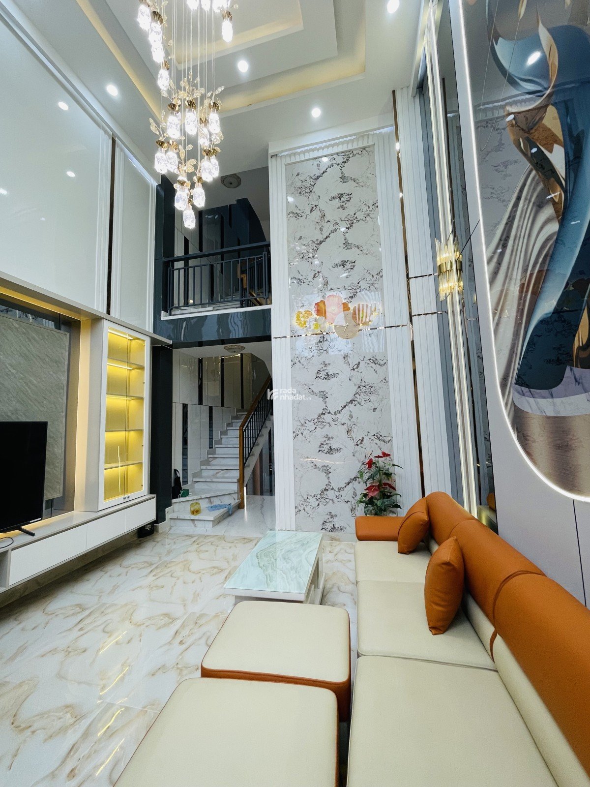 SIÊU PHẨM GÒ VẤP HXH - THANG MÁY XỊN GARA Ô TÔ - FULL NỘI THẤT - SỔ VUÔNG A4