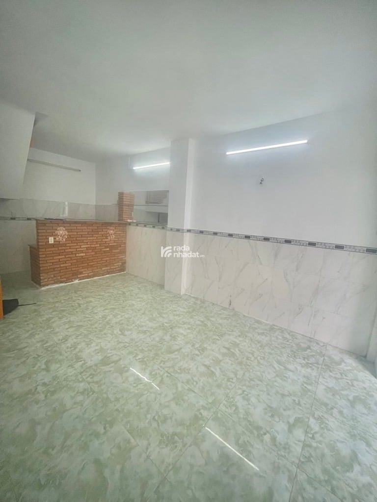Căn Nhà 2 Tầng (2PN, 2WC) Lò Gốm, Q6 Vị Trí Trung Tâm, SHR, Hoàn công đủ, Chỉ 3,85 Tỷ 
