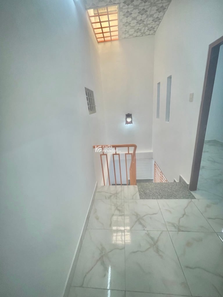 Căn Nhà 2 Tầng (2PN, 2WC) Lò Gốm, Q6 Vị Trí Trung Tâm, SHR, Hoàn công đủ, Chỉ 3,85 Tỷ 