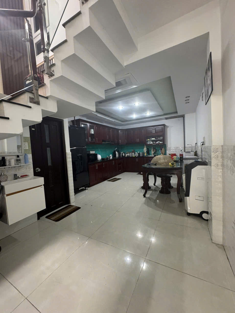 Bán nhà mặt tiền Dân Chủ, 64m2, 4 tầng, full nội thất, chỉ 11 tỷ TL