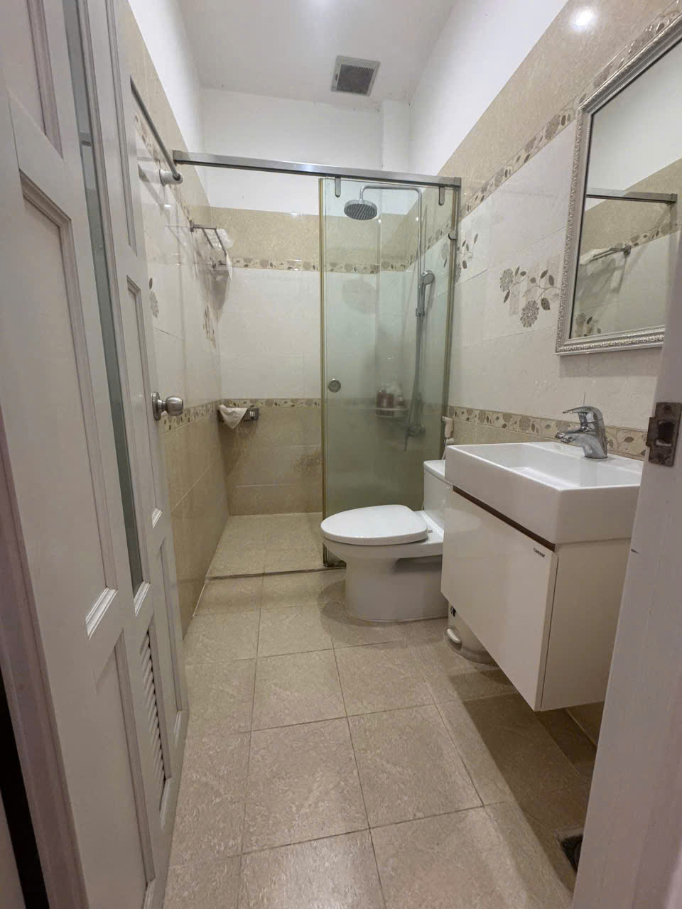 Bán nhà mặt tiền Dân Chủ, 64m2, 4 tầng, full nội thất, chỉ 11 tỷ TL