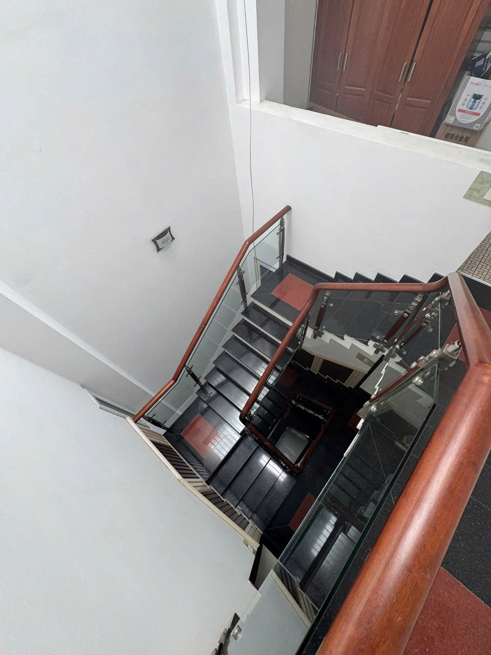 Bán nhà mặt tiền Dân Chủ, 64m2, 4 tầng, full nội thất, chỉ 11 tỷ TL