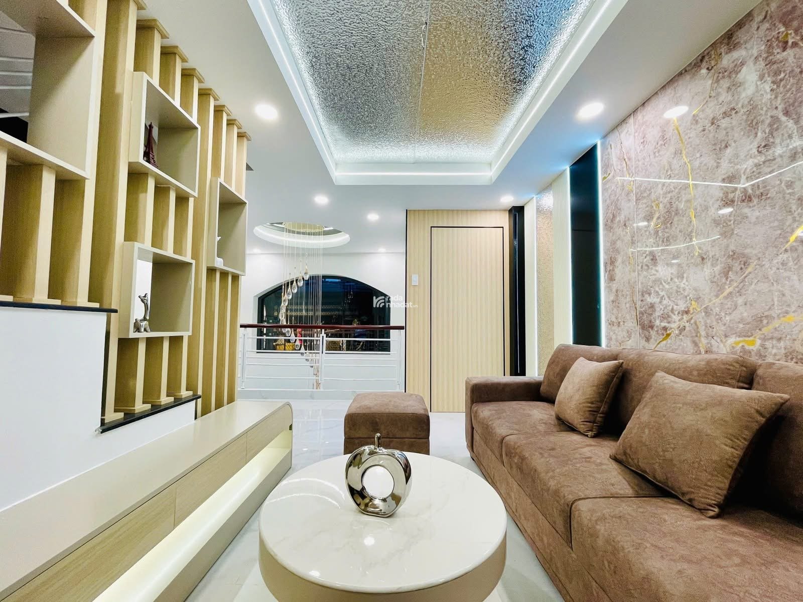 Bán nhà 3 tầng ngay Đ. Hoa Lan, Phường 2, Phú Nhuận 64m2(4,2m x 15m) sổ công chứng ngay