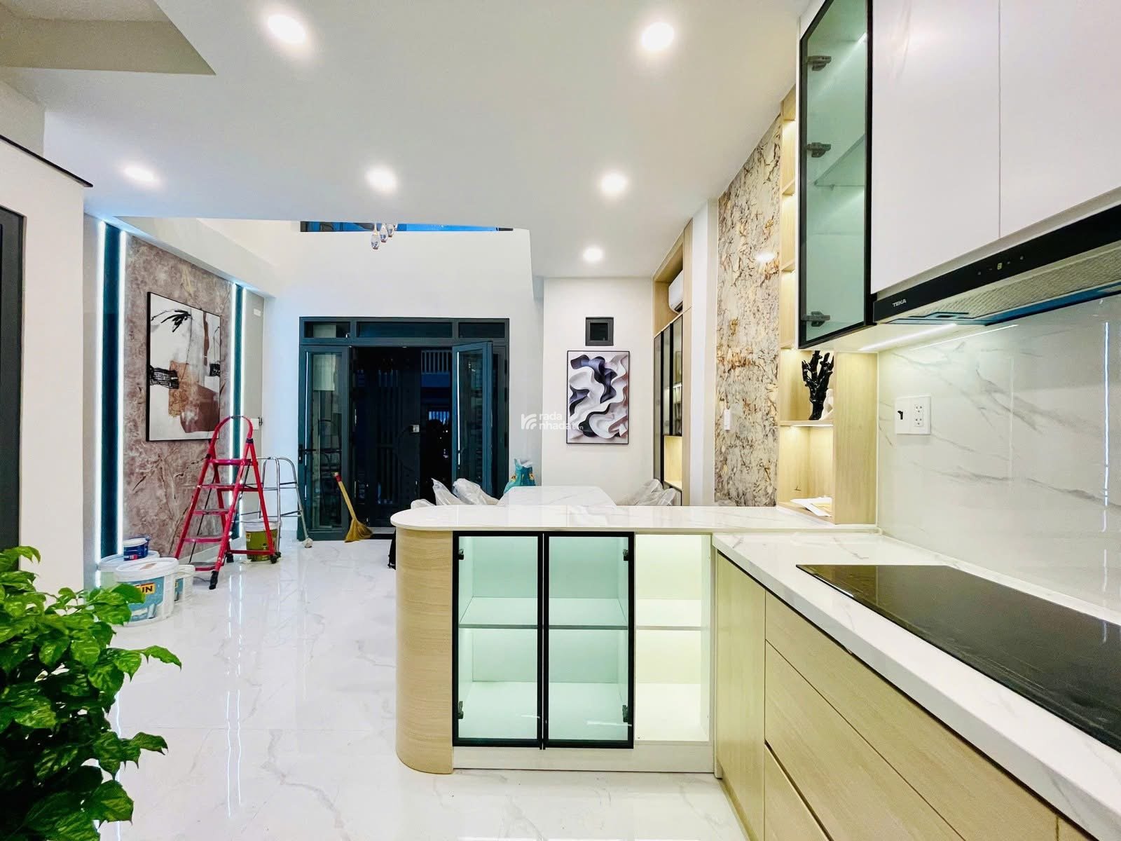 Bán nhà 3 tầng ngay Đ. Hoa Lan, Phường 2, Phú Nhuận 64m2(4,2m x 15m) sổ công chứng ngay