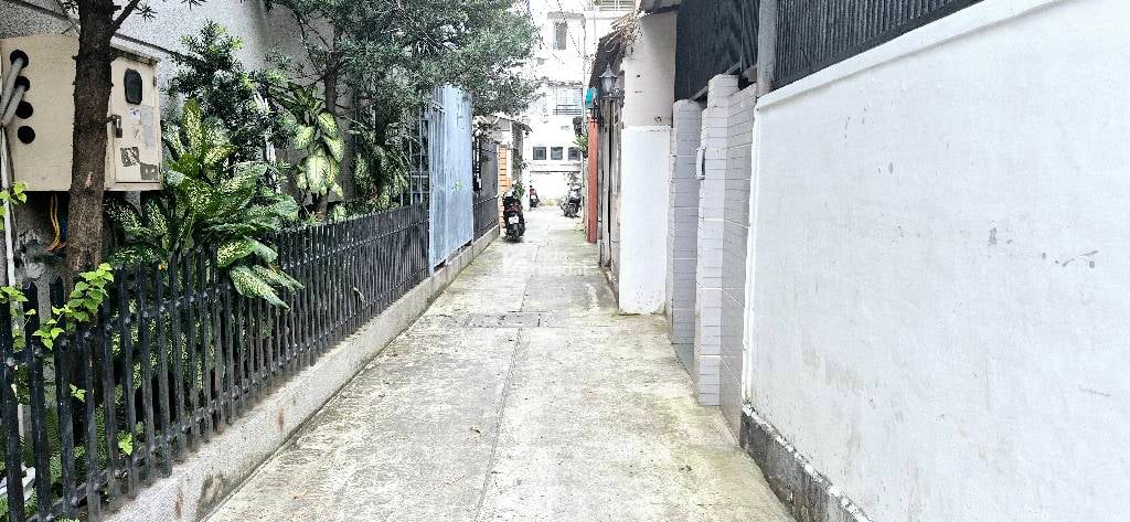 HẺM XE HƠI SÁT NHÀ CMT8, TÂN BÌNH, 33M2 XÂY MỚI. GIẢM 350TR CHỈ 5.6T 