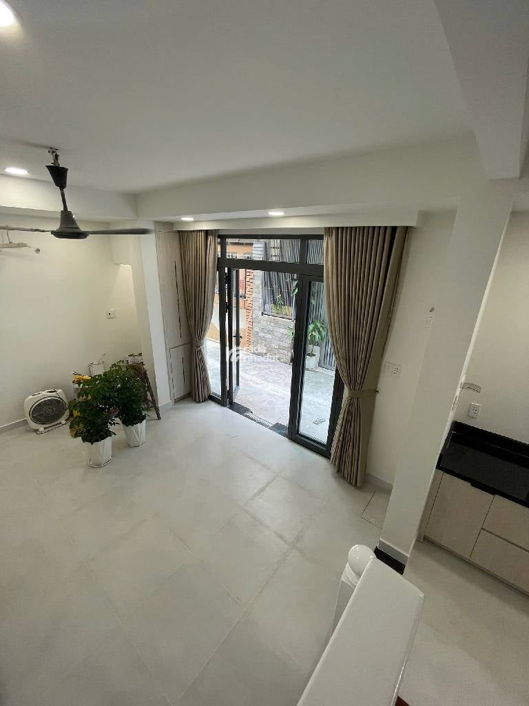 HẺM XE HƠI SÁT NHÀ CMT8, TÂN BÌNH, 33M2 XÂY MỚI. GIẢM 350TR CHỈ 5.6T 