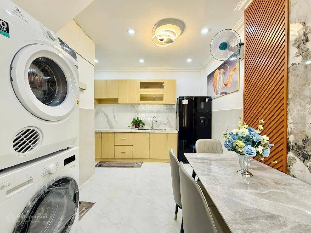 HẺM XE HƠI - NGANG 4M - CHỈ NHỈNH 5 TỶ