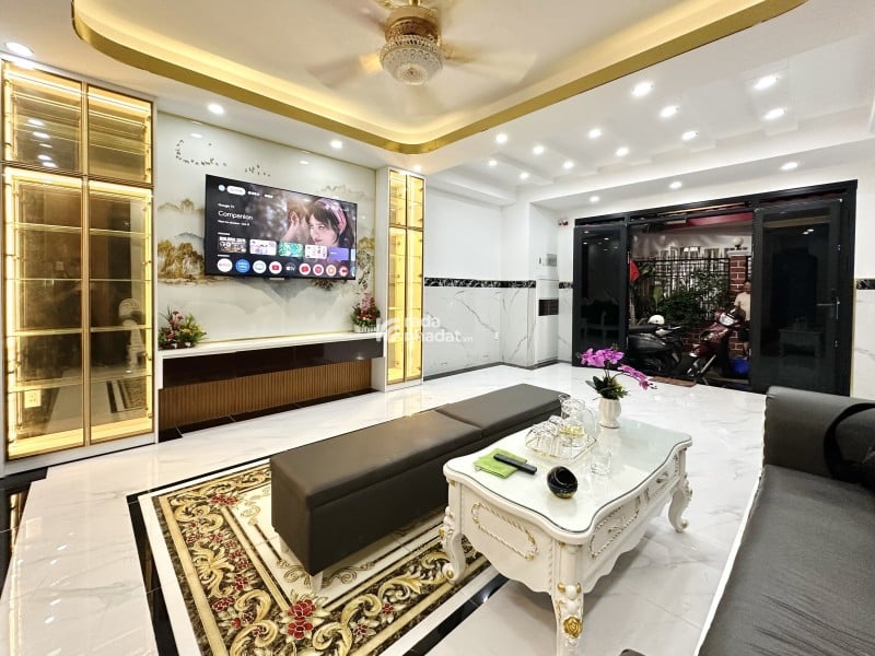 NHÀ ĐẸP TÂN CỔ ĐIỂN QUẬN 3 - 5 TẦNG - THANG MÁY, FULL NỘI THẤT - Ô TÔ TRÁNH 