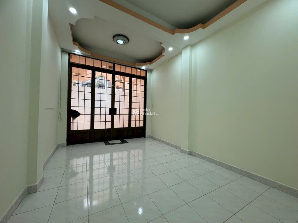 Lê Văn Sỹ -PHƯỜNG 1 -TÂN BÌNH   DT:33.6/42 3 tầng 2.815     GIÁ : 8.5 tỷ  Kết cấu : 1 Trệt 2 Lầu,