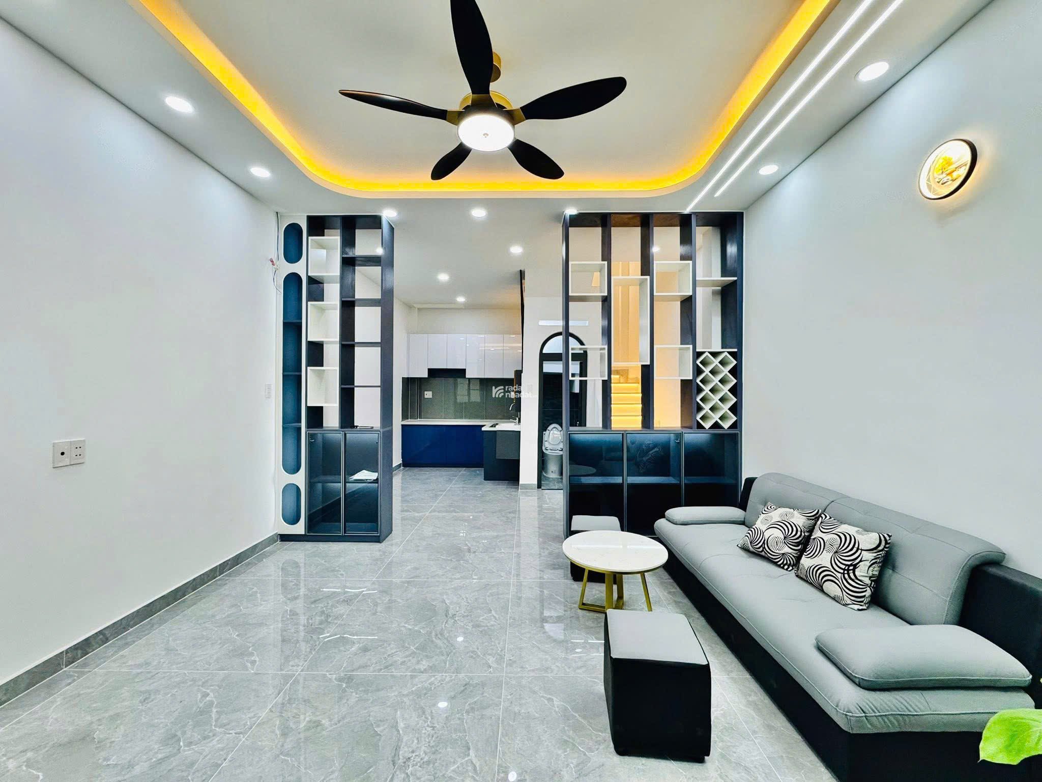 Bán nhà ngay đường Phan Văn Hân, Bình Thạnh. Giá 4 tỷ 250tr/ DT 51,5m2, Sổ Hồng Riêng, Đường ô tô