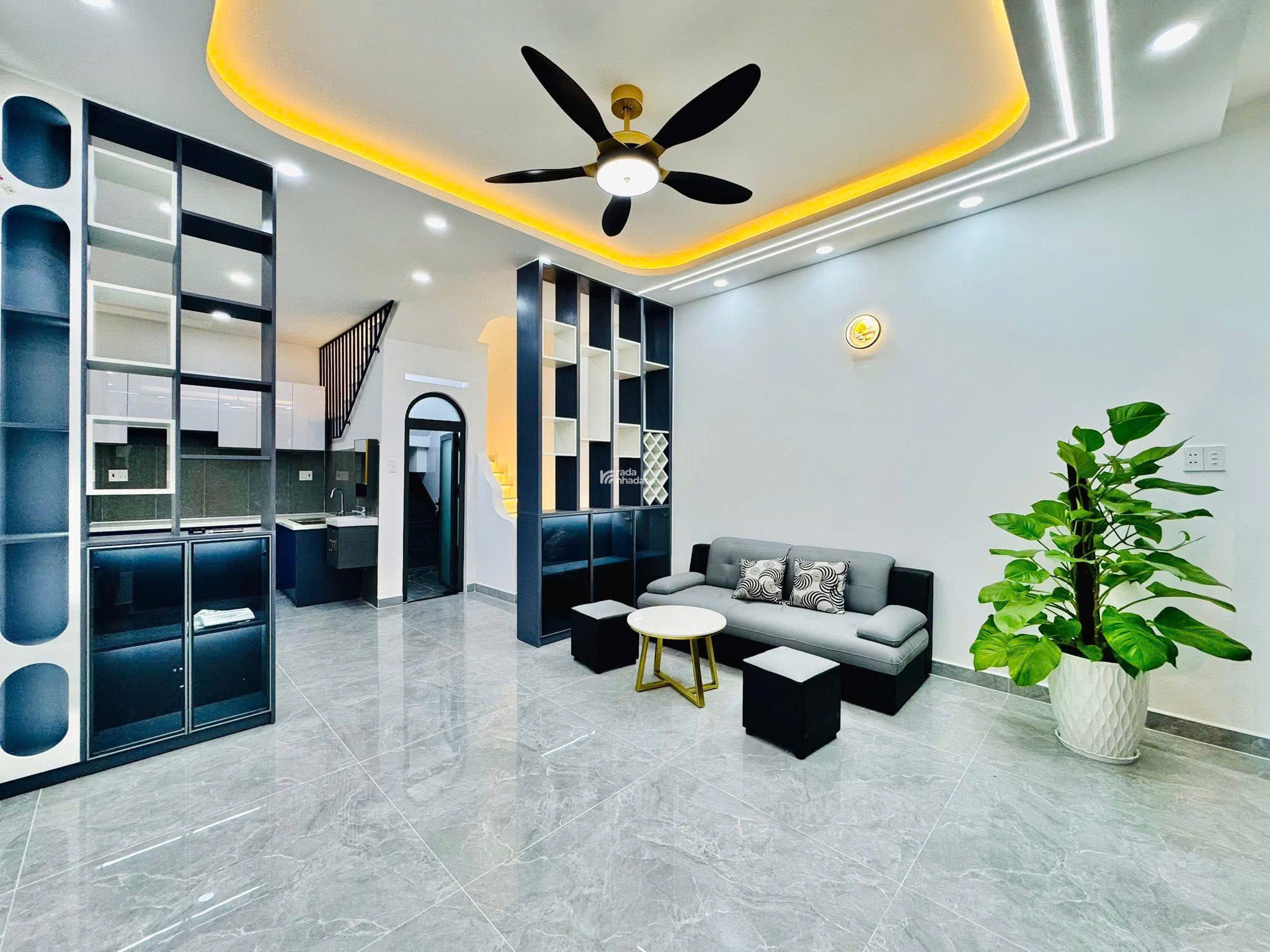 Bán nhà ngay đường Phan Văn Hân, Bình Thạnh. Giá 4 tỷ 250tr/ DT 51,5m2, Sổ Hồng Riêng, Đường ô tô