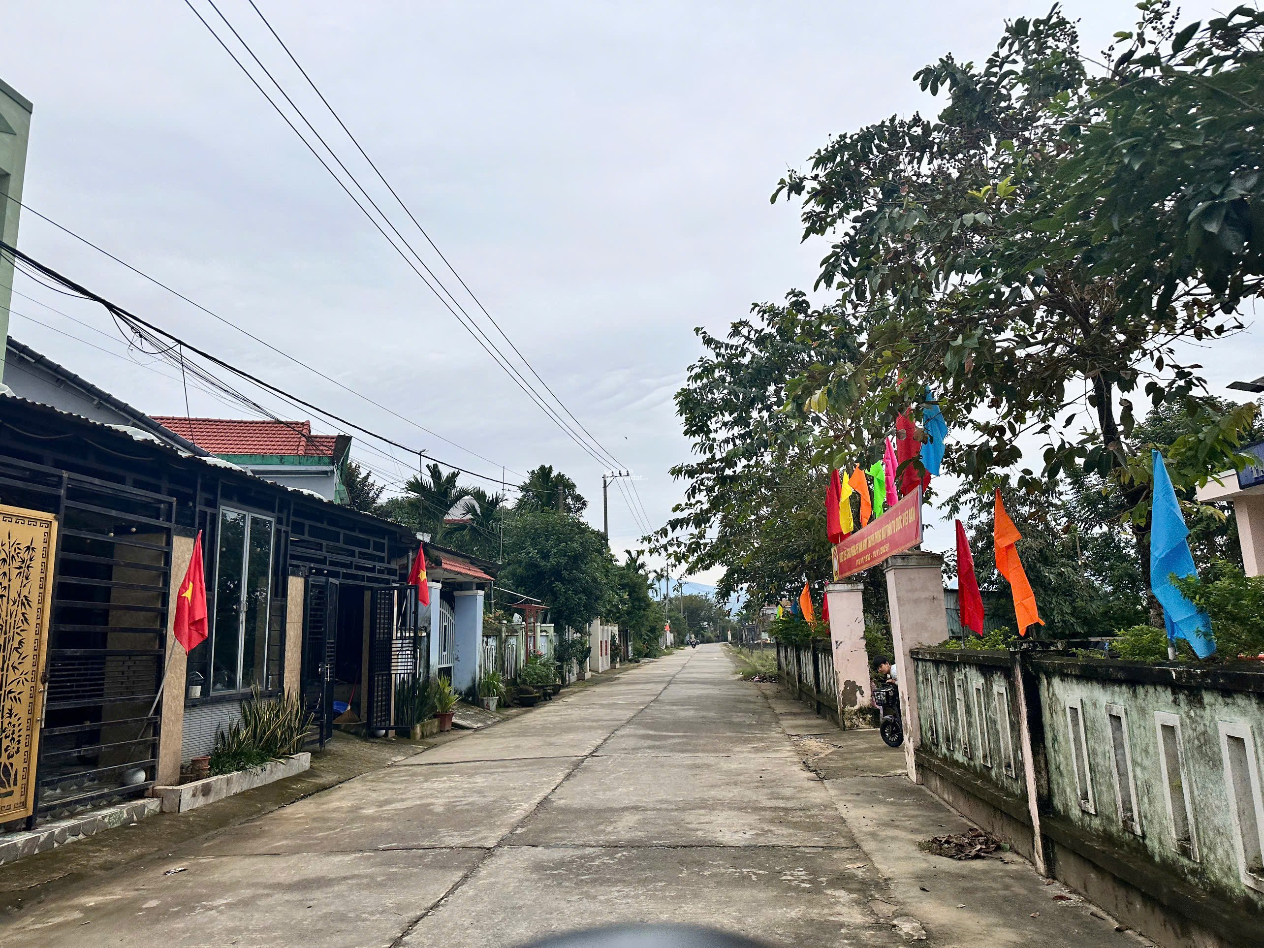 Cần bán lô đất diện tích rộng 186m2 giá chỉ 760 triệu