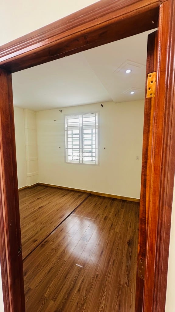 BÁN NHÀ TCH10 TRUNG MỸ TÂY - QUẬN 12 - DIỆN TÍCH 63m - NHÀ 4 TẦNG BTCT - OTO VÀO NHÀ - CHỈ 6.5 TỶ.