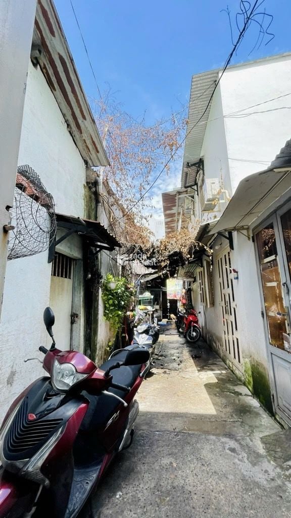 GIÁ RẺ, MTKD TÂN QUÝ, TÂN PHÚ, CHUẨN 50M2 HIẾM CÓ. GIẢM 450TR CHỈ 5T 