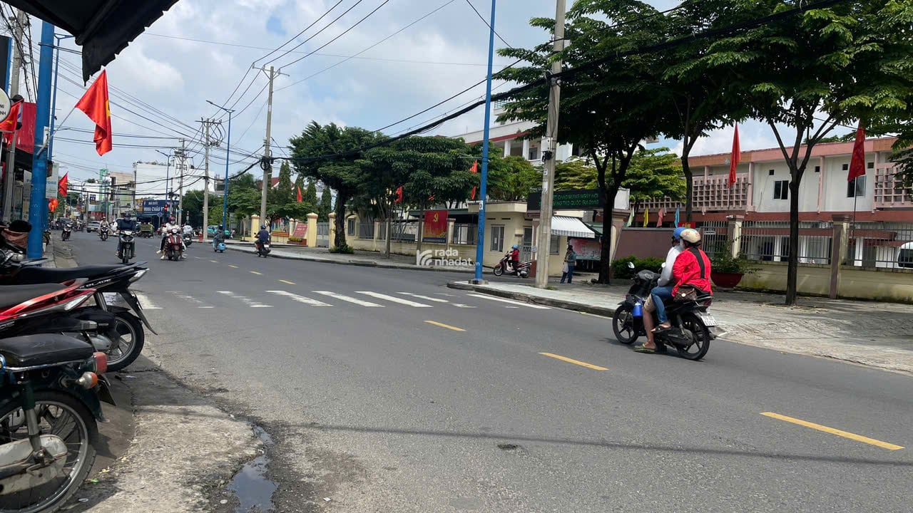 Bán Gấp Nhà Phố 3 Tầng 4,5x14 Xe Hơi Đậu Ngay Cửa -Trương Thị Hoa P Tân Thới Hiệp Quận 12