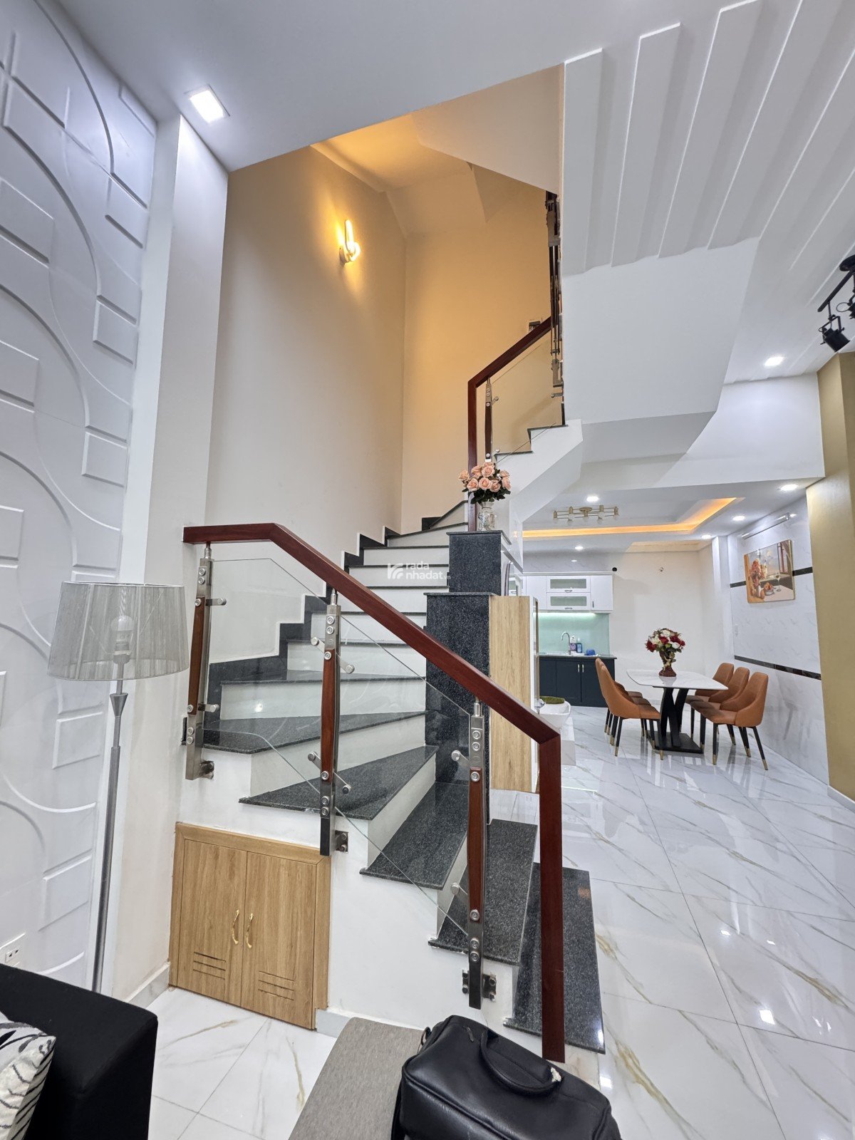 NHÀ ĐẸP 4 TẦNG 45m2 4 PN - FULL NỘI THẤT HẺM OTO THÔNG