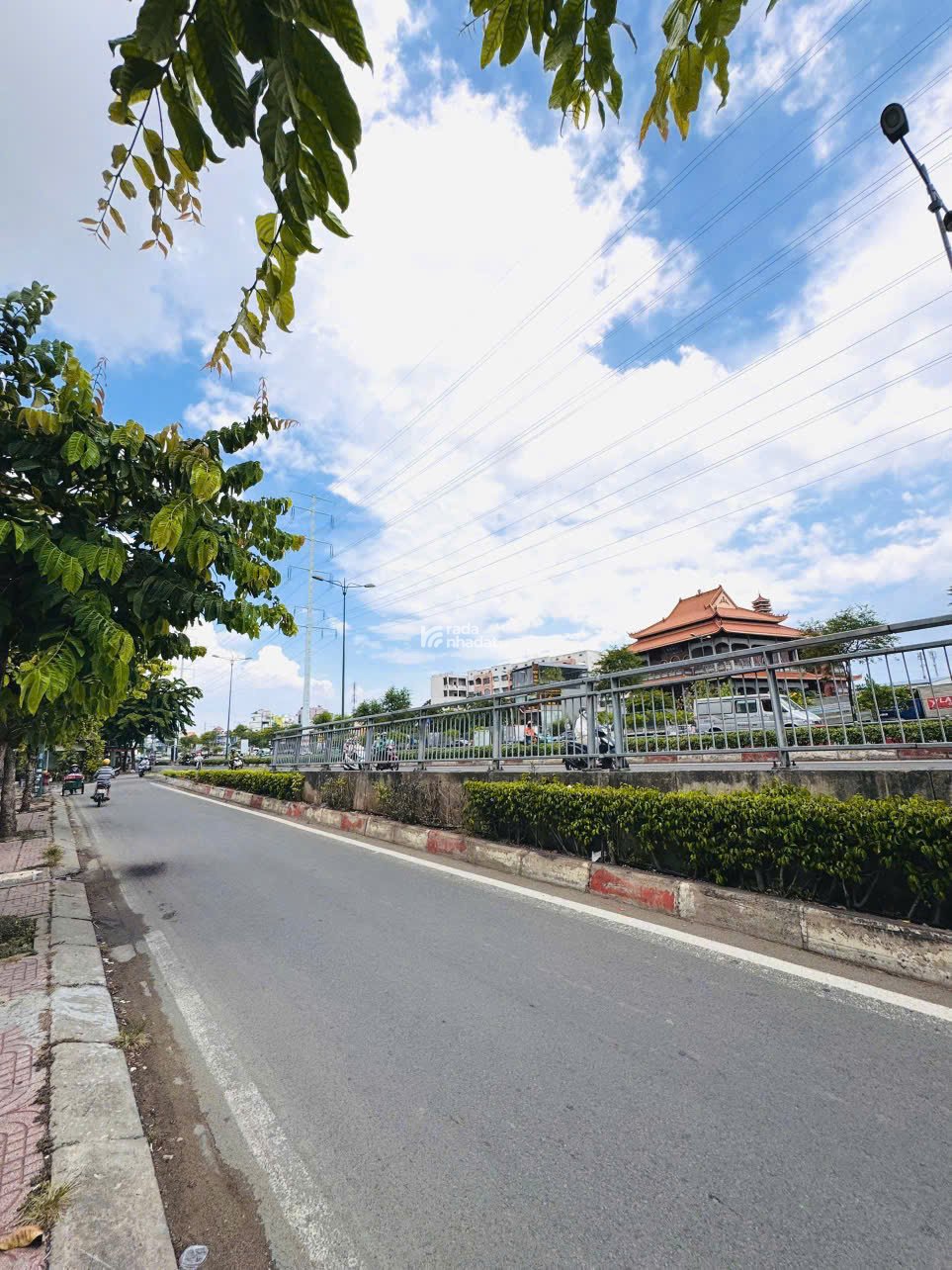 Hẻm Xe Hơi - Khu Phân Lô Gần Chân Cầu Phạm Văn Đồng, 4.5x18.4m, 4 Tấm, Giá 13.9 Tỷ Bớt Lộc