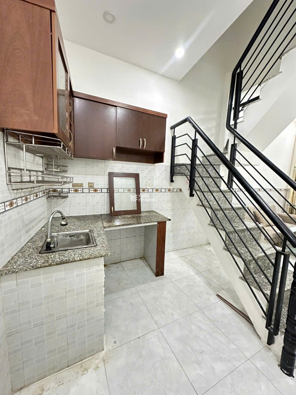 NHÀ BÁN: CÁCH UBND PHƯỜNG THẠNH XUÂN QUẬN 12 300M