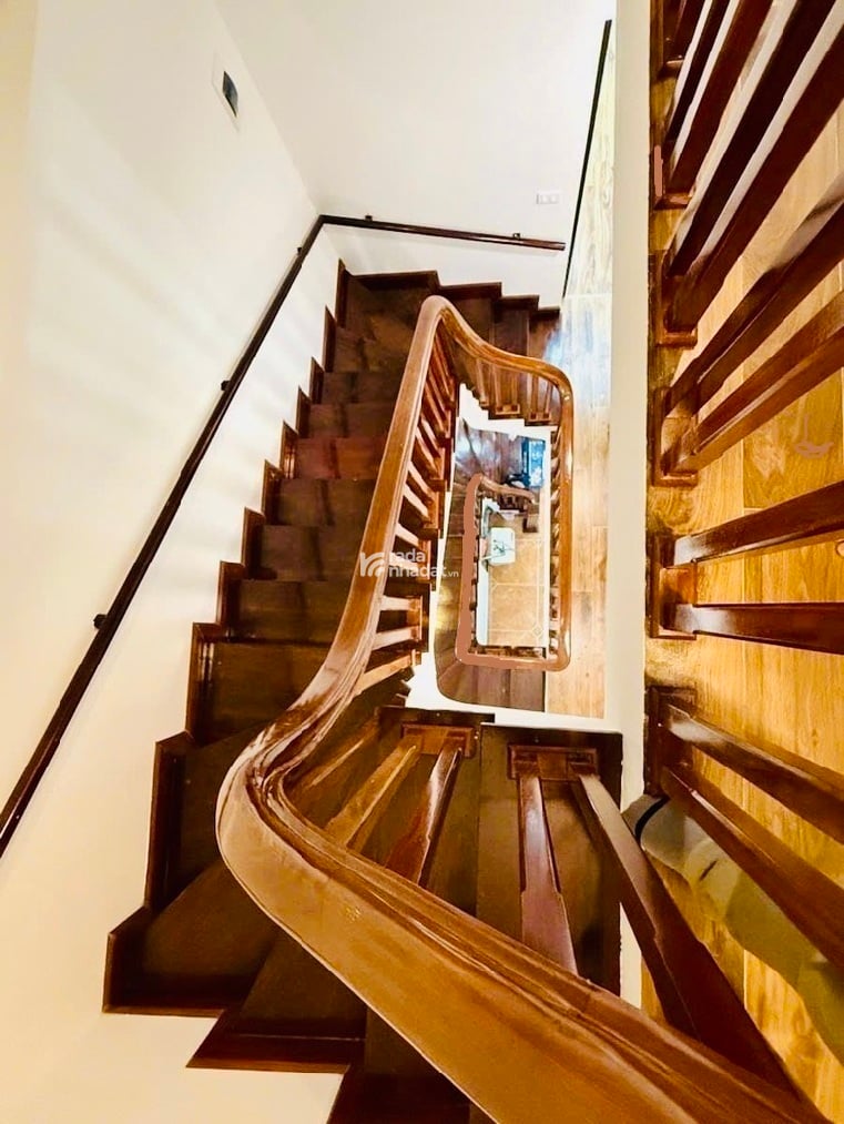 PHỐ CẦU GIẤY - Ô TÔ SÁT NHÀ - SỔ VUÔNG BÁNH CHƯNG - MẶT TIỀN 6M - 60M2 - 12.8 TỶ