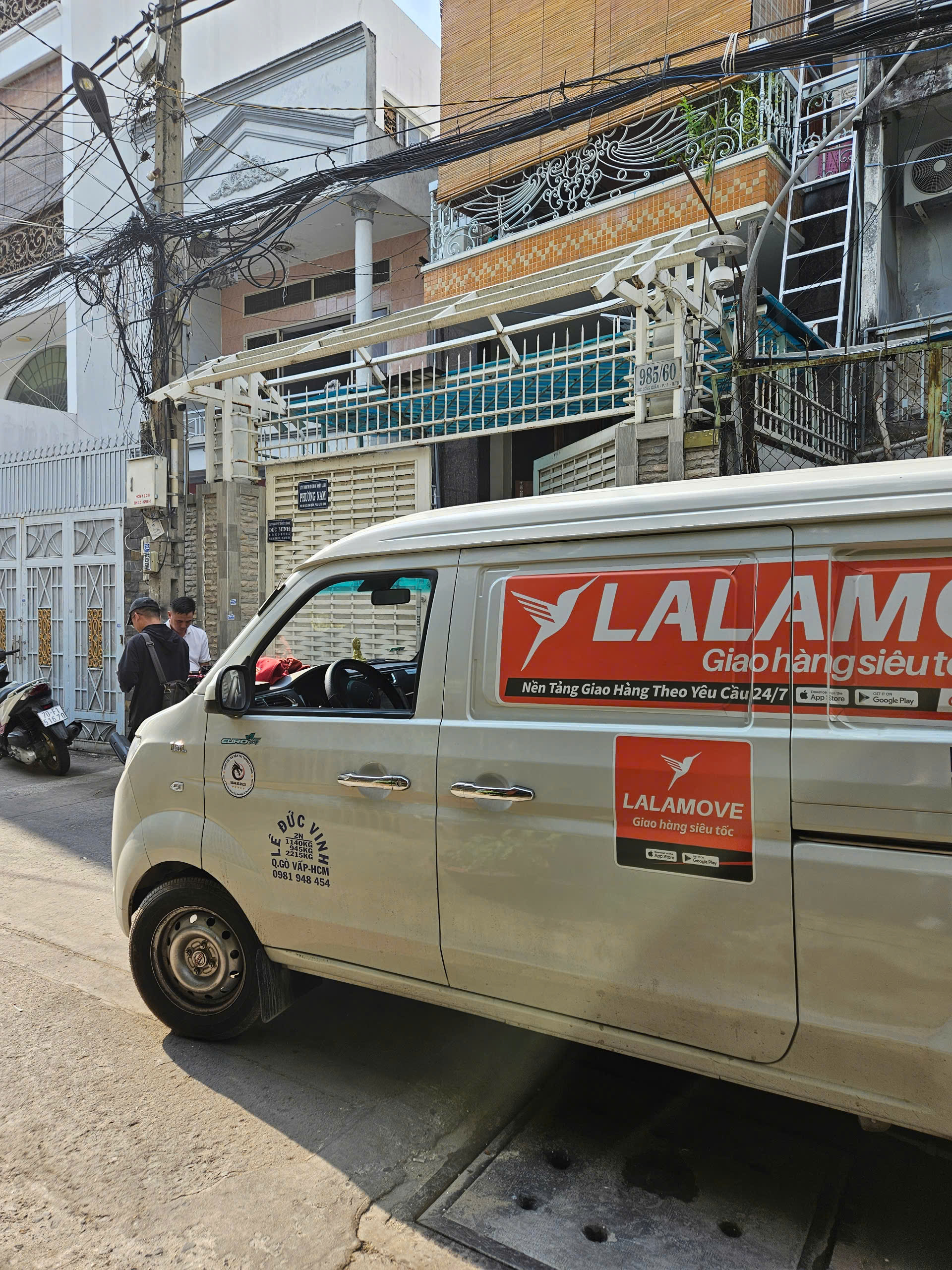 Chủ trực tiếp bán gấp CHDV 6 tầng HXH Lạc Long Quân - Dòng tiền 100tr/th - 29.9 tỷ