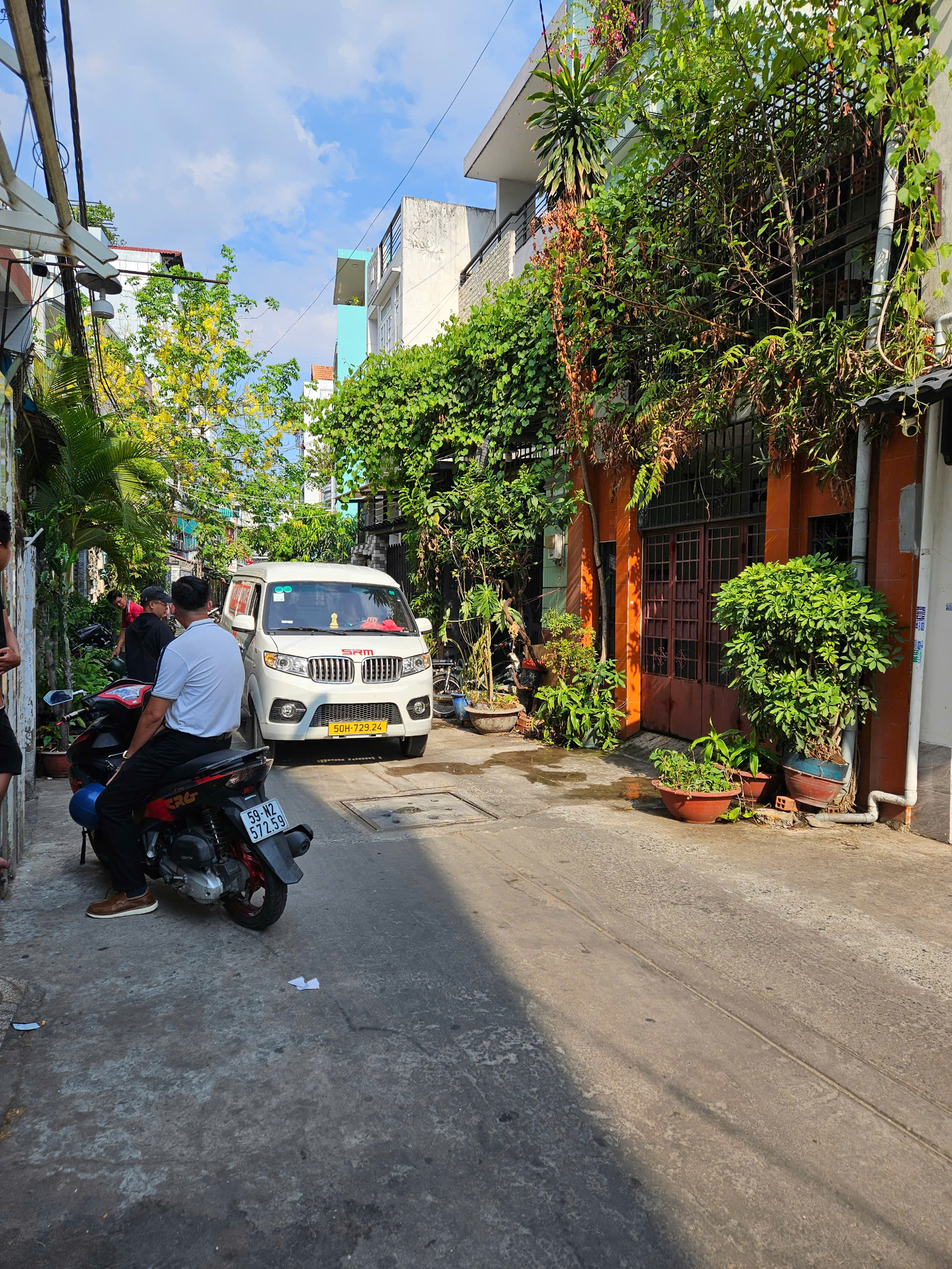 Chủ trực tiếp bán gấp CHDV 6 tầng HXH Lạc Long Quân - Dòng tiền 100tr/th - 29.9 tỷ