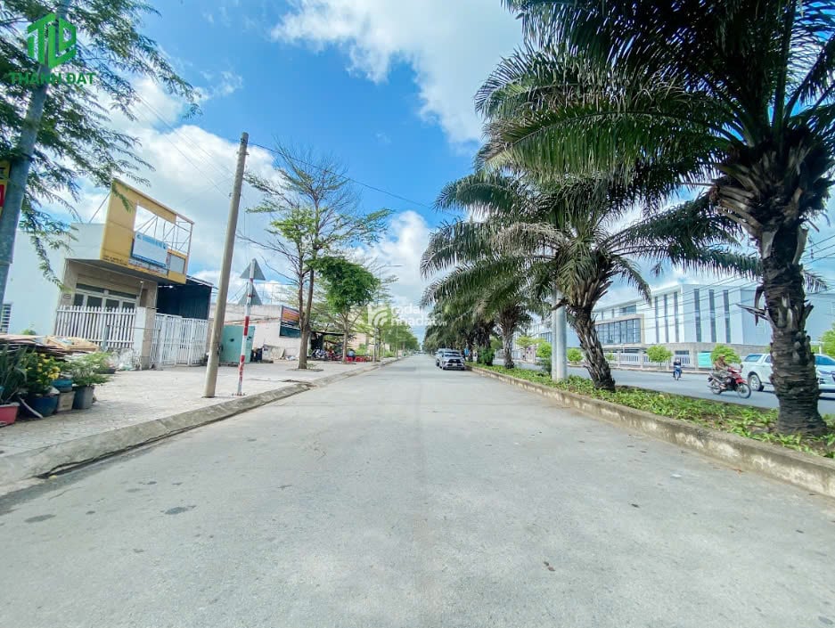  Bán lô đất gần trường học và Chợ liên khu giá 1 tỷ 890 đã có sổ hồng riêng