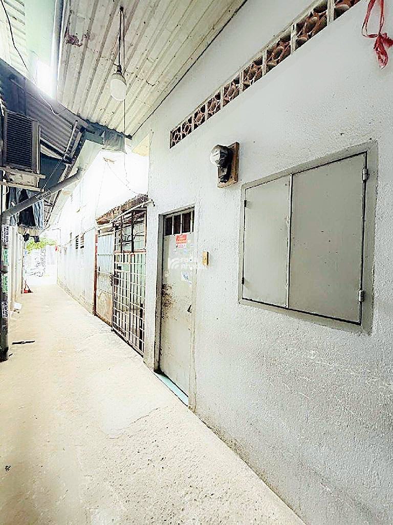 Bán nhà gần lê trọng tấn bình hưng hoà