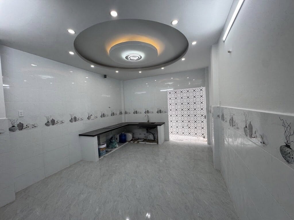 NHÀ ĐẸP MỚI XÂY DỰNG XONG NGAY TRẦN THỦ ĐỘ 3 TẦNG 