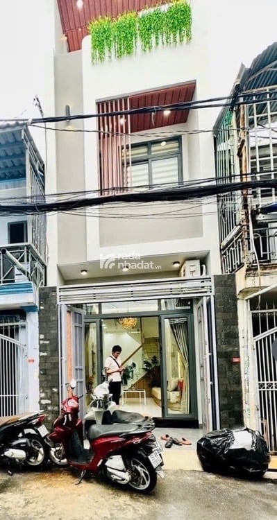 TÂN BÌNH - GẦN GA METRO, GA T3 SÂN BAY -  XE TẢI THÔNG - KINH DOANH TỐT  - FULL NỘI THẤT XỊN 