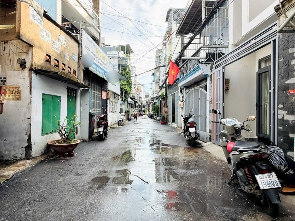 TÂN BÌNH - GẦN GA METRO, GA T3 SÂN BAY -  XE TẢI THÔNG - KINH DOANH TỐT  - FULL NỘI THẤT XỊN 