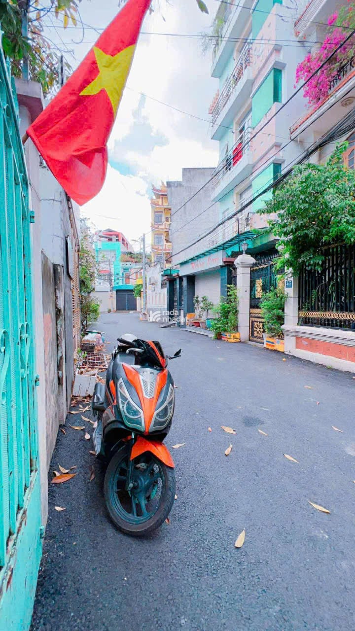 HẺM NHỰA 6m THÔNG, TRUNG TÂM LÀNG ĐẠI HỌC GẦN NGÃ TƯ THỦ ĐỨC, 5X22 CHỈ 12 TỶ.