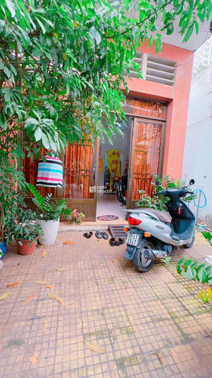 HẺM NHỰA 6m THÔNG, TRUNG TÂM LÀNG ĐẠI HỌC GẦN NGÃ TƯ THỦ ĐỨC, 5X22 CHỈ 12 TỶ.