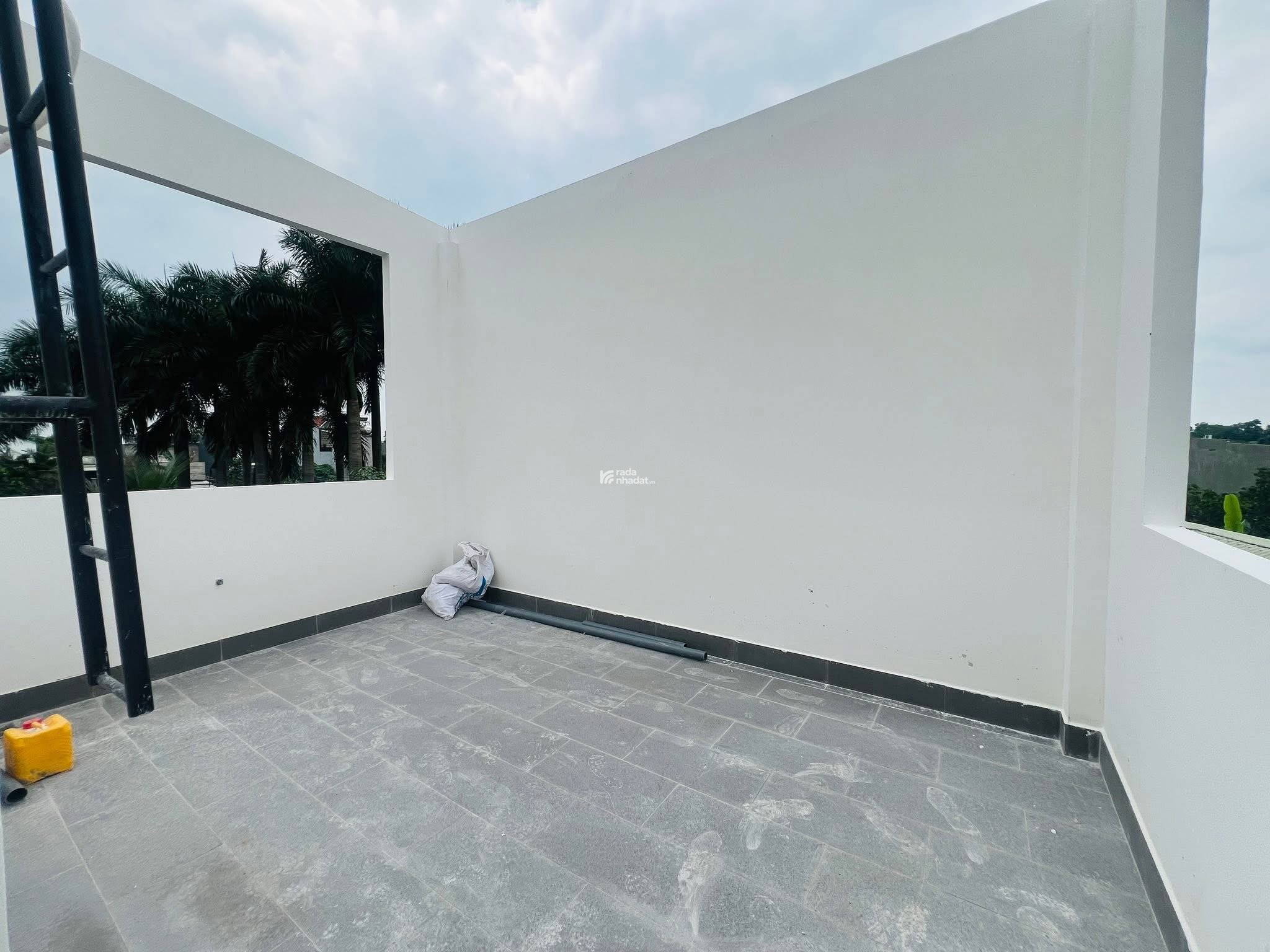 Bán nhà mặt tiền sắp hoàn thiện 