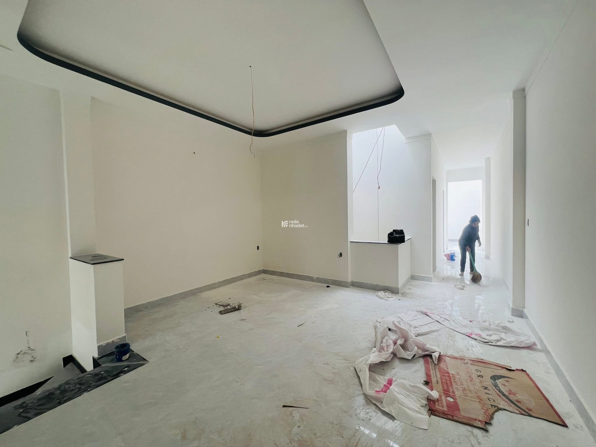 Bán nhà mặt tiền sắp hoàn thiện 