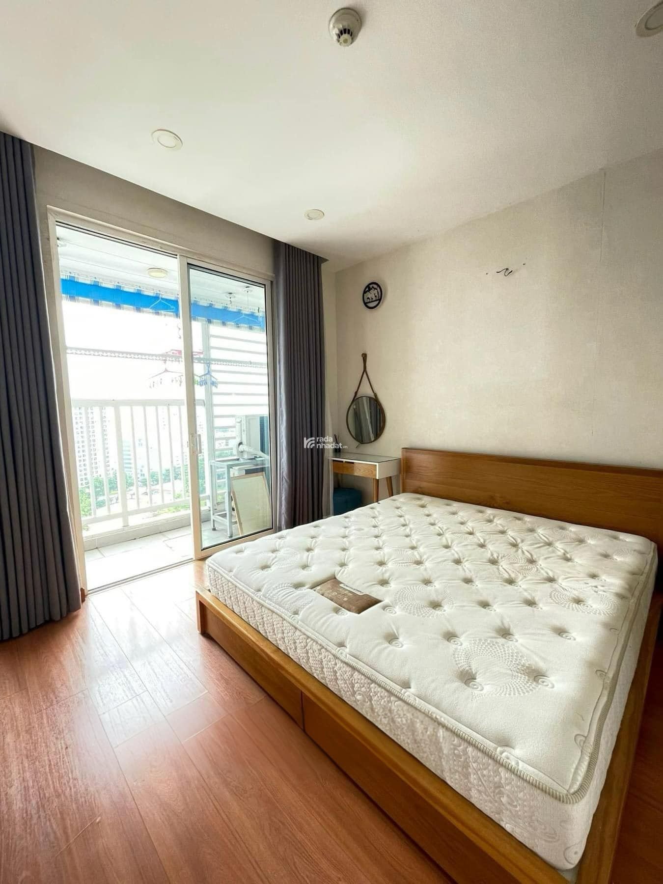 Bán CHCC Oriental Westlake, 174 Lạc Long Quân, 74 m2, 2PN, nội thất đẹp, tầng cao, căn góc, 5.4 tỷ