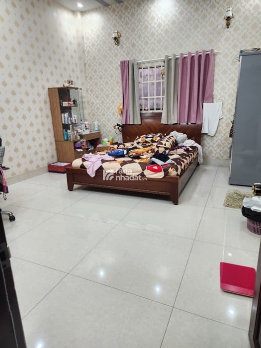 BIỆT THỰ 3 TẦNG - SÁT MẶT TIỀN LÒ GỐM - 290M2 - GIÁ QUÁ TỐT,,