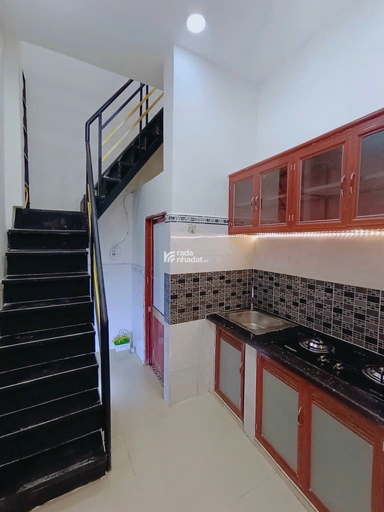 NHÀ ĐẸP - GẦN MẶT TIỀN - HẺM THÔNG 