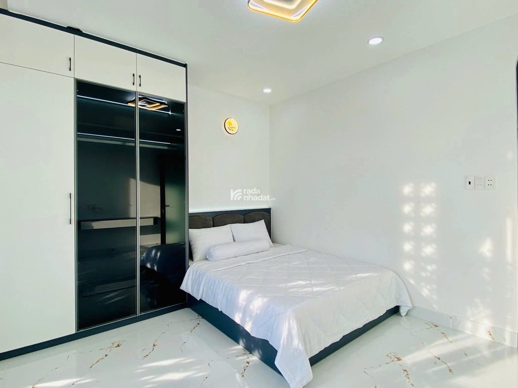 NHỈNH 5 TỶ - NHÀ 3 TẦNG MỚI ĐẸP - 43M2 (4.4x10) - 3PN - GẦN MẶT TIỀN, CÔNG VIÊN LÀNG HOA