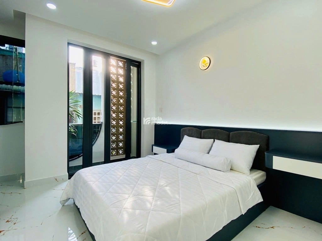 NHỈNH 5 TỶ - NHÀ 3 TẦNG MỚI ĐẸP - 43M2 (4.4x10) - 3PN - GẦN MẶT TIỀN, CÔNG VIÊN LÀNG HOA